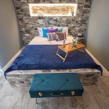 Y - Boutique Apartmán *