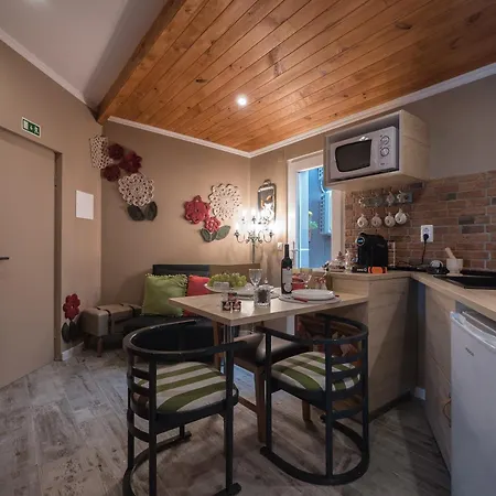 Y - Boutique Apartmán *